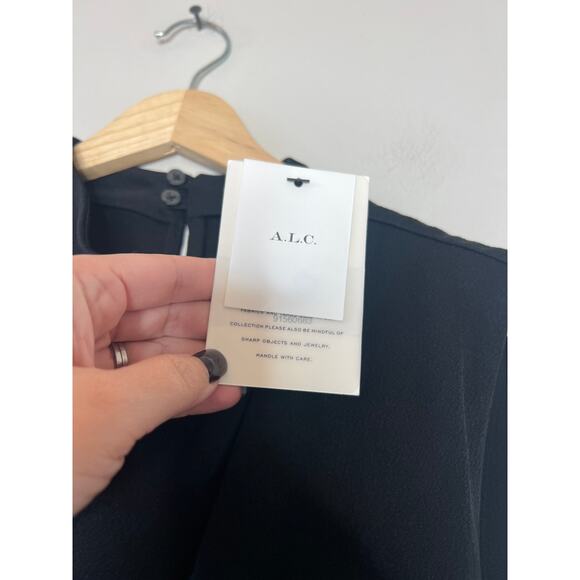 NWT A.L.C. Amira Lightweight Crepe Ruched Keyhole Sleeveless Top Black Size: 2 - Picture 4 of 8